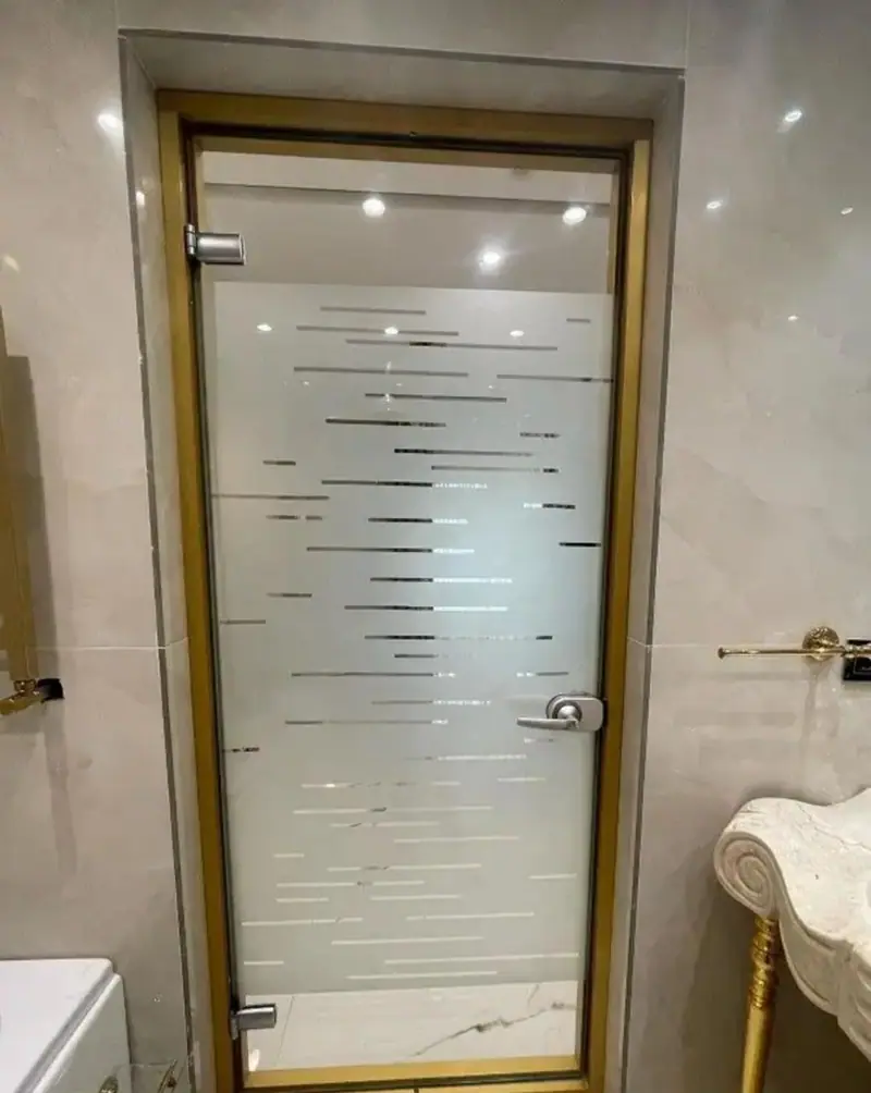 نموذج لأعمال الزجاج